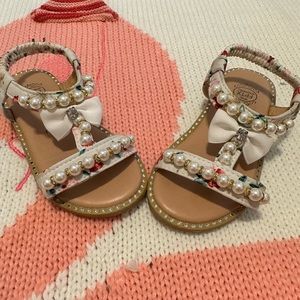 Pearl sandals